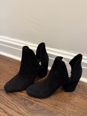 Steve Madden Black Suede V-Cut Ankle Booties